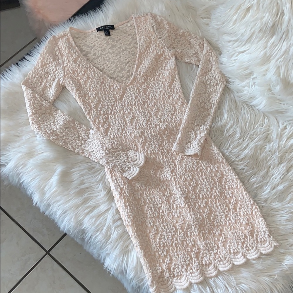 Reynah couture lace long sleeves dress sz s nwot